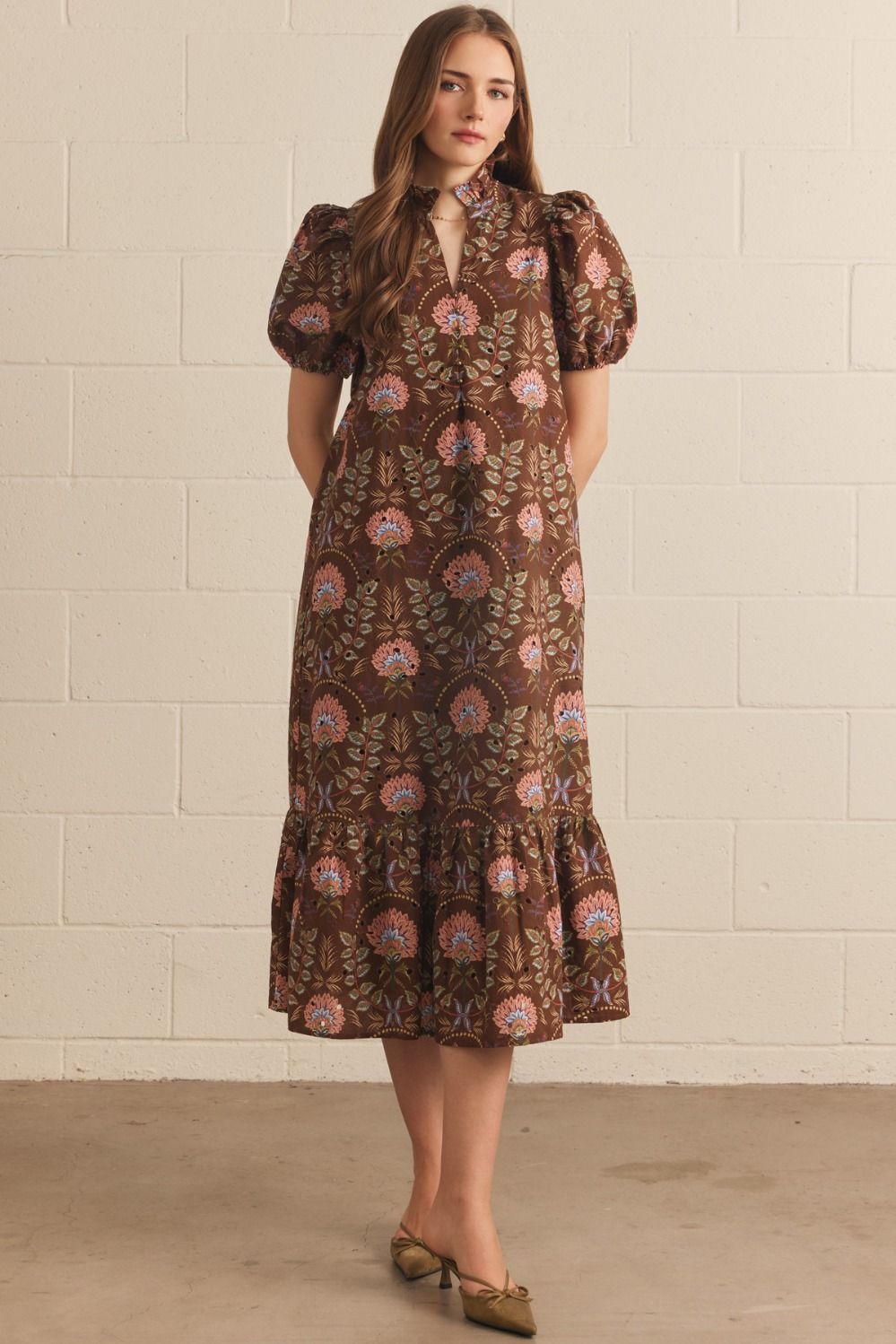 Floral print short puff sleeve midi dress in Brown