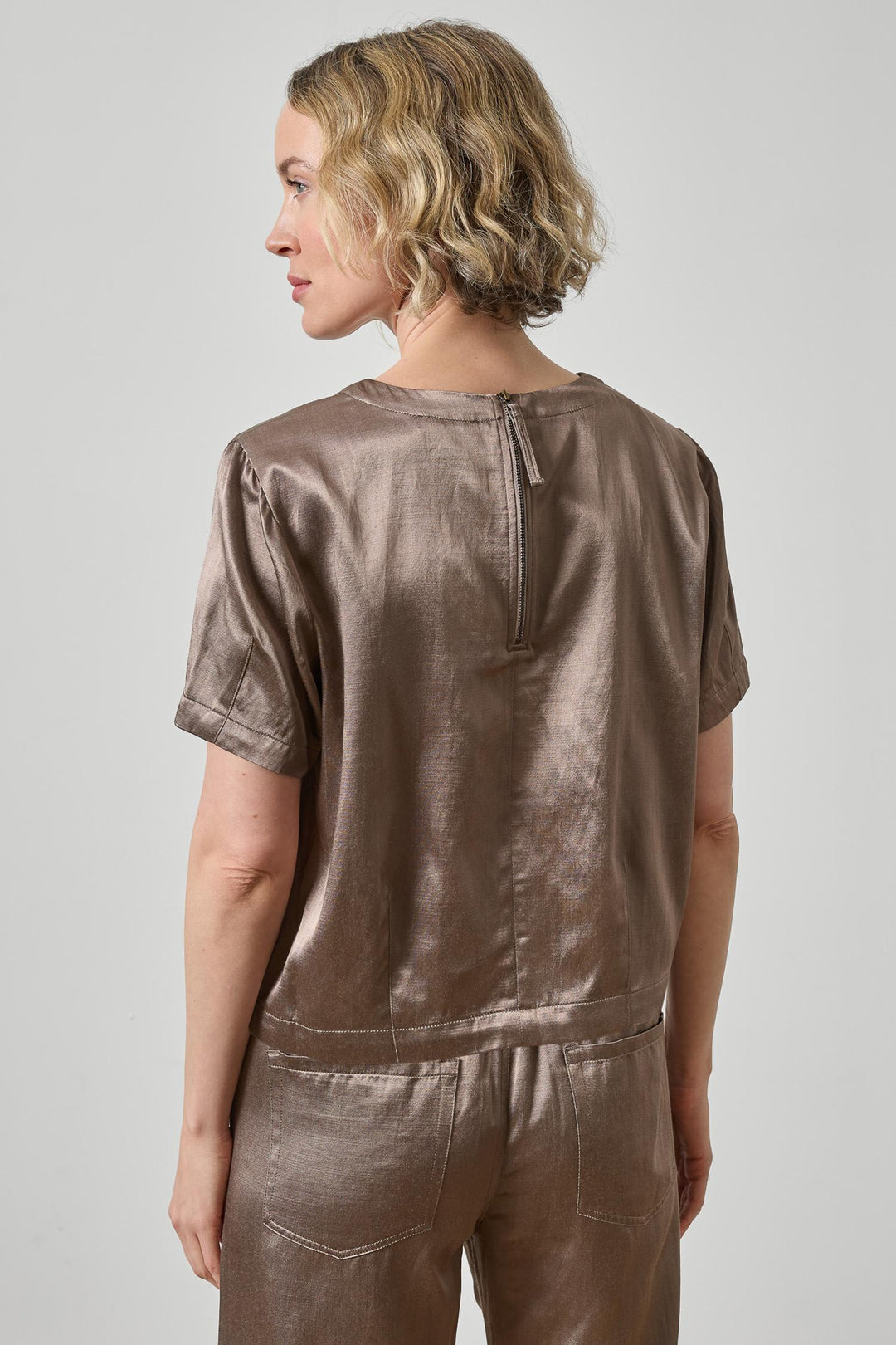 Slub Woven Darted Top in Shiitake