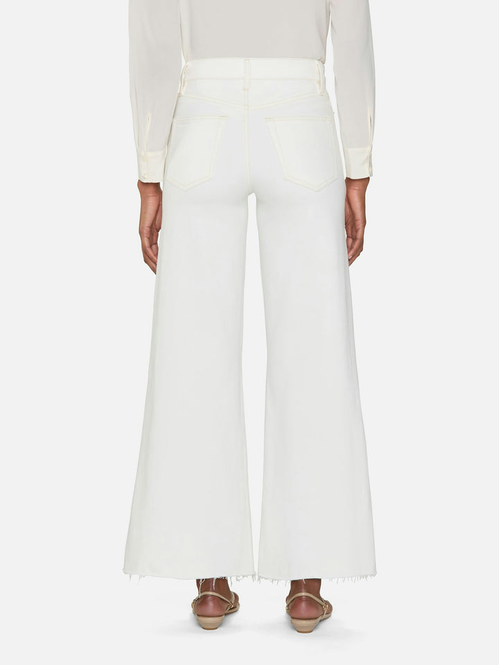 Le Palazzo Crop in White