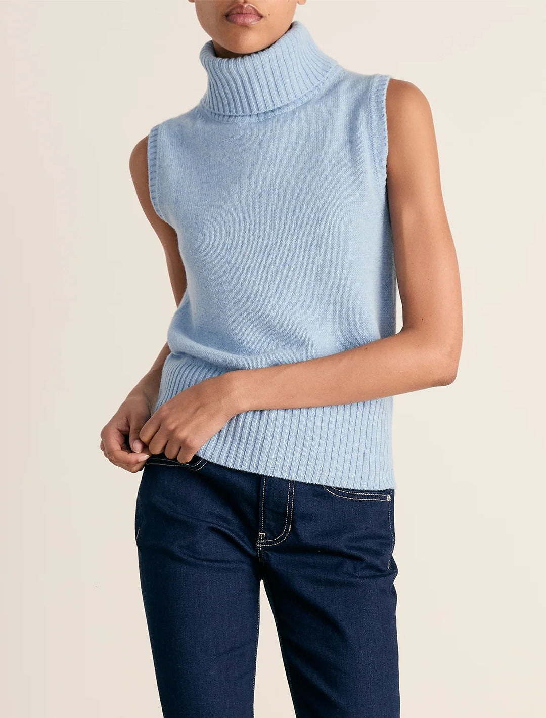 Mazzy Cashmere Shell in Pale Blue River